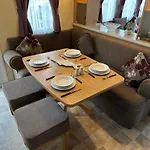 The Cosy Hedgerow