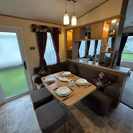 The Cosy Hedgerow
