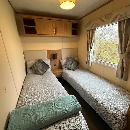 The Cosy Hedgerow